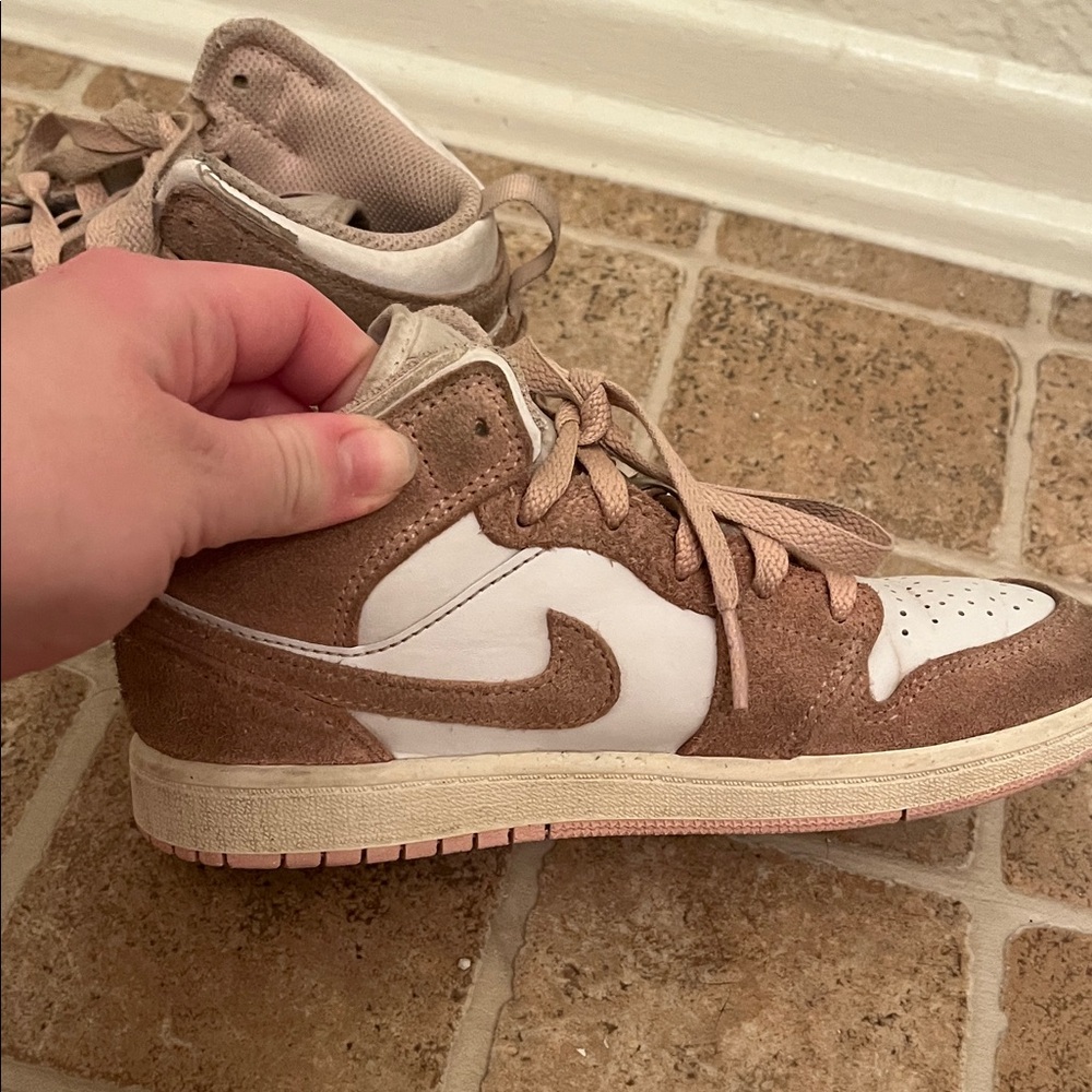 Jordan 1 Mid SE Legend Pink GS Youth 2Y Pink White Sneakers - Picture 6 of 10